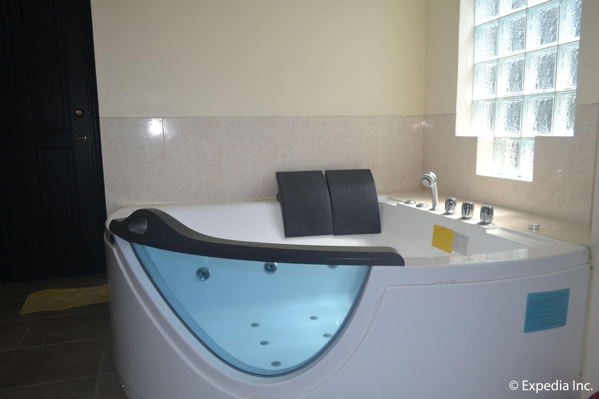Boomerang Hotel Angeles Bagian luar foto