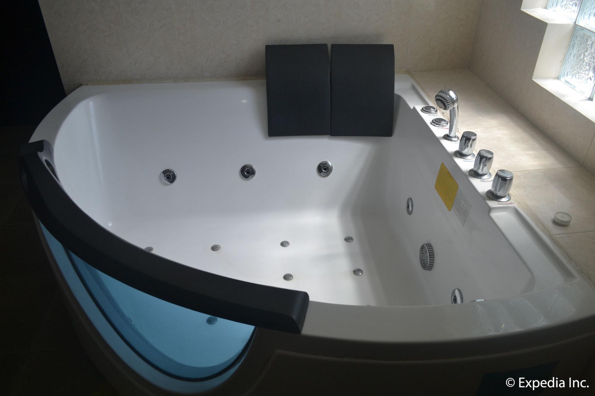 Boomerang Hotel Angeles Bagian luar foto