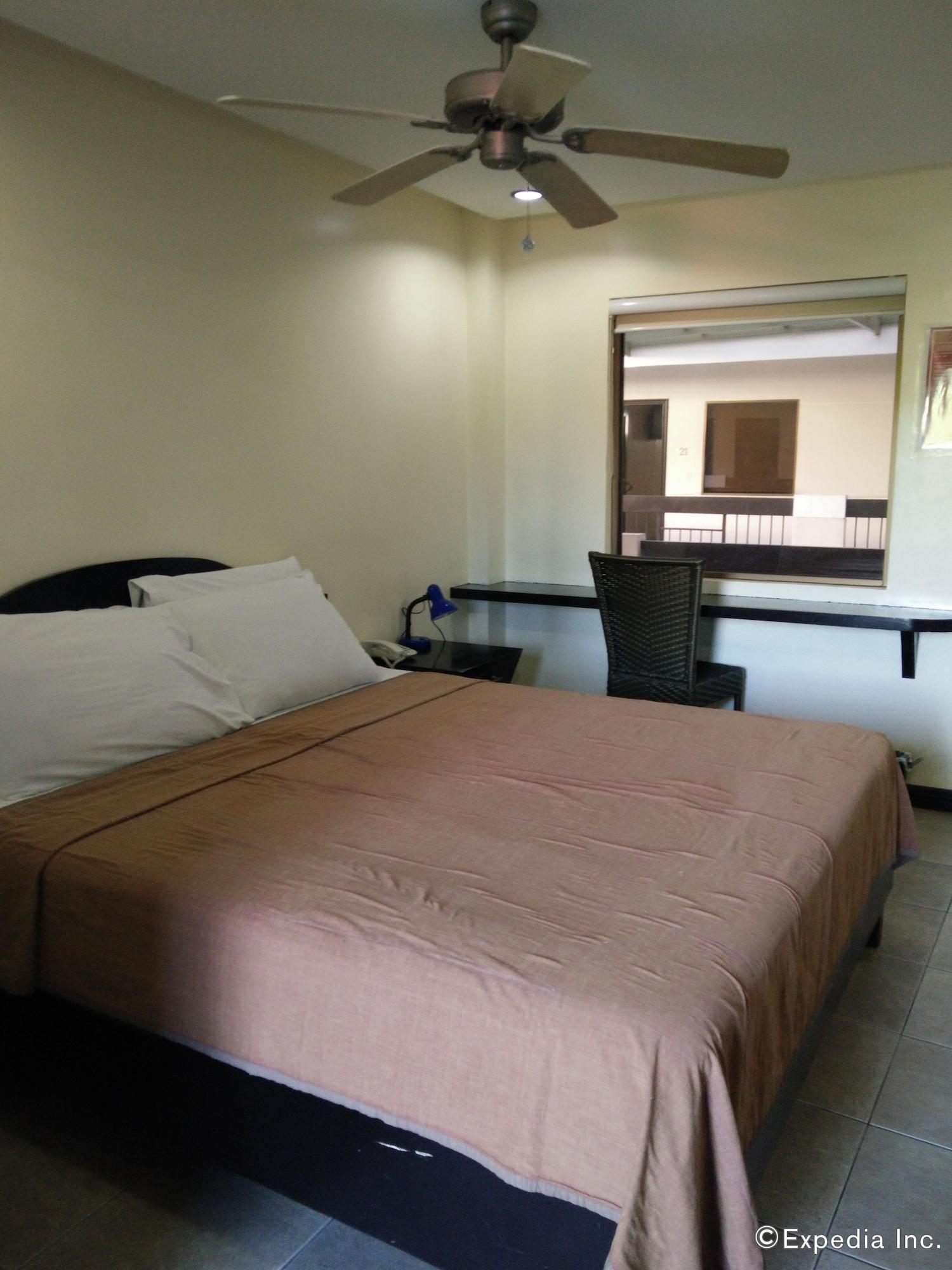 Boomerang Hotel Angeles Bagian luar foto
