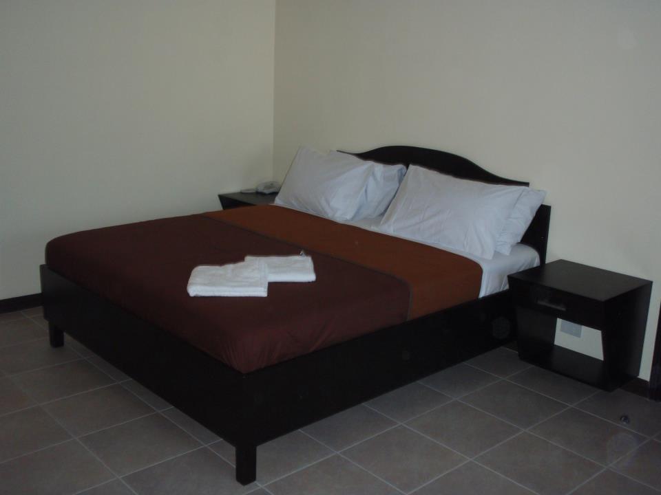 Boomerang Hotel Angeles Bagian luar foto