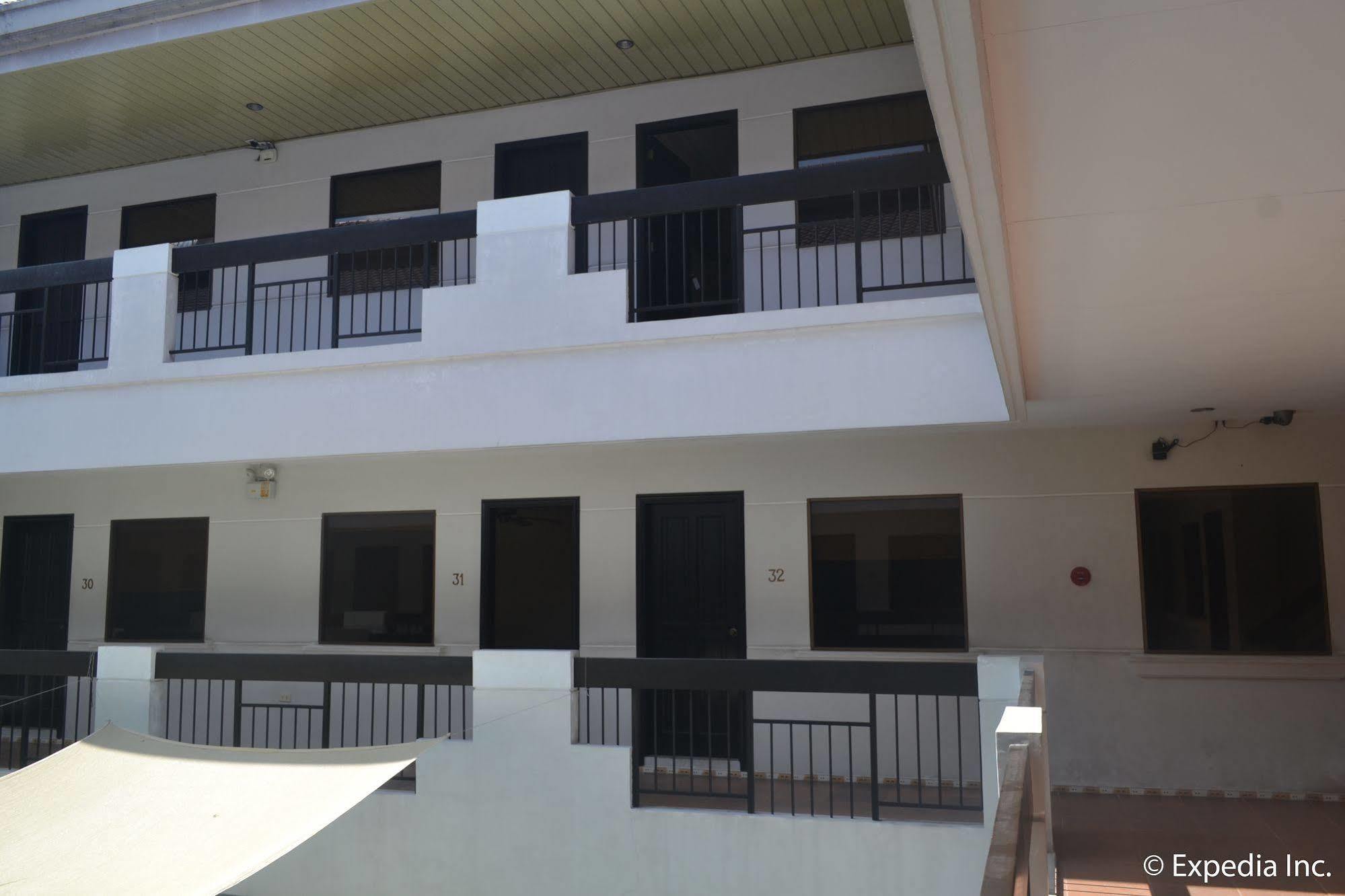Boomerang Hotel Angeles Bagian luar foto