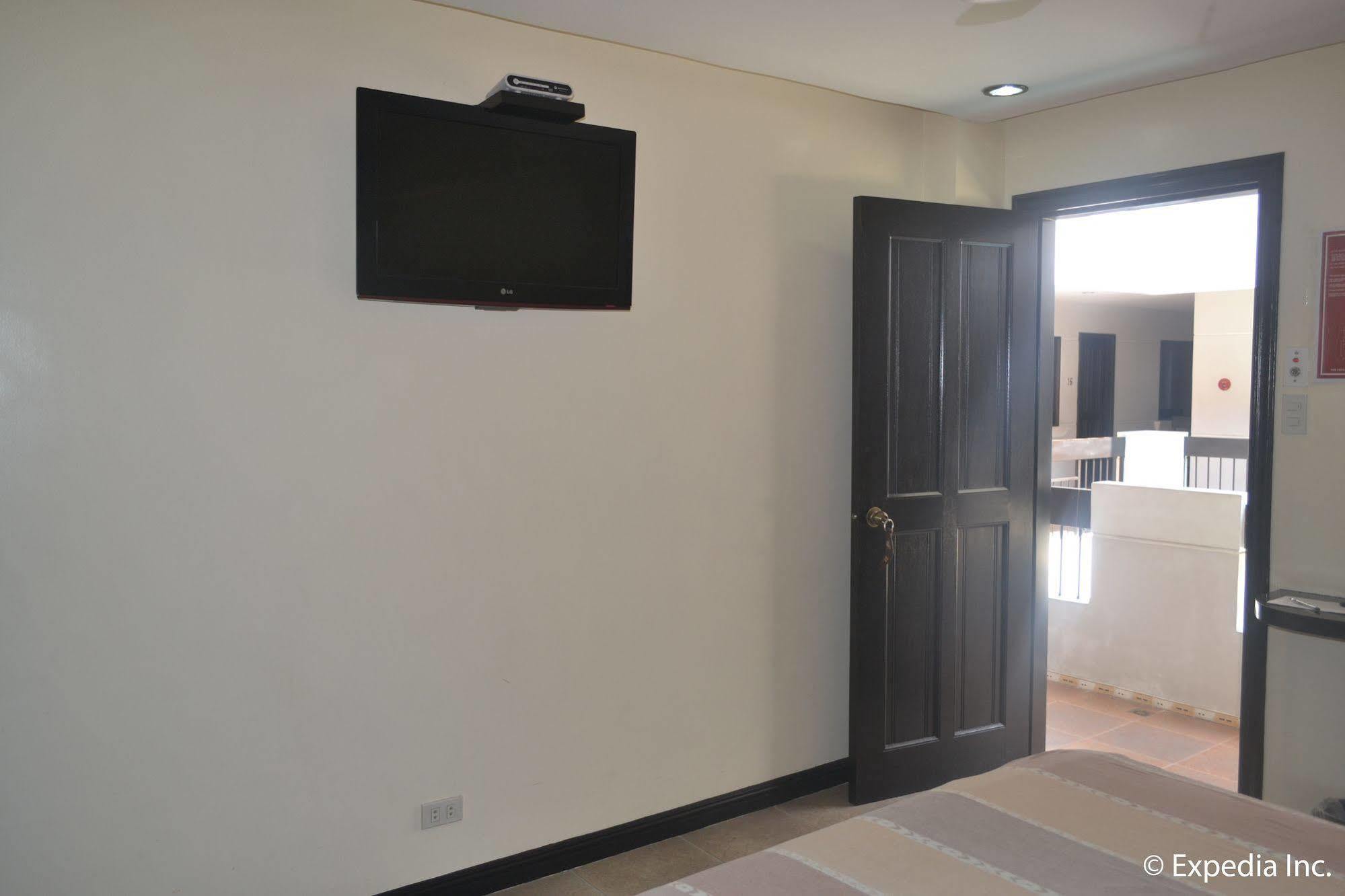 Boomerang Hotel Angeles Bagian luar foto
