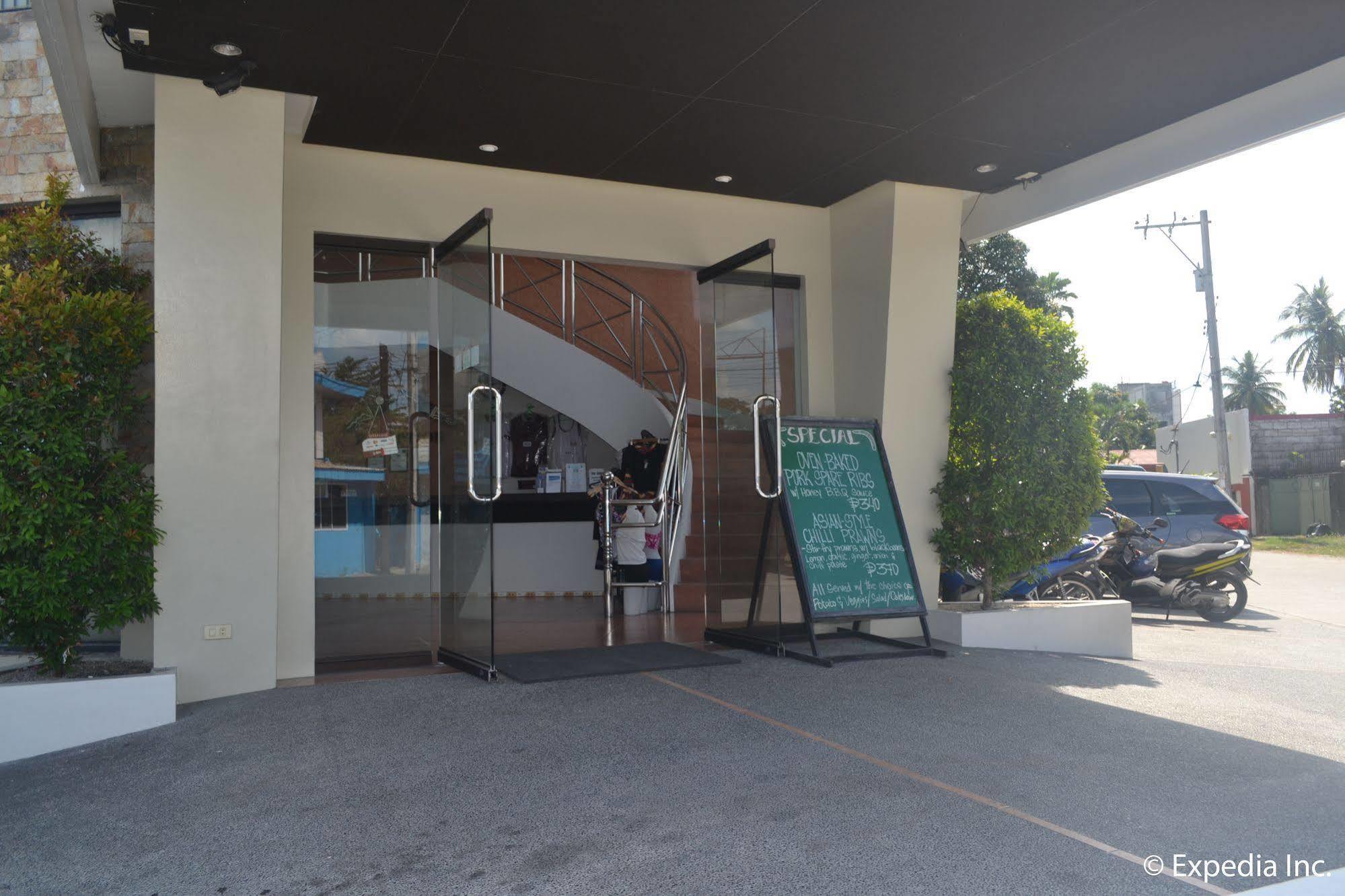Boomerang Hotel Angeles Bagian luar foto