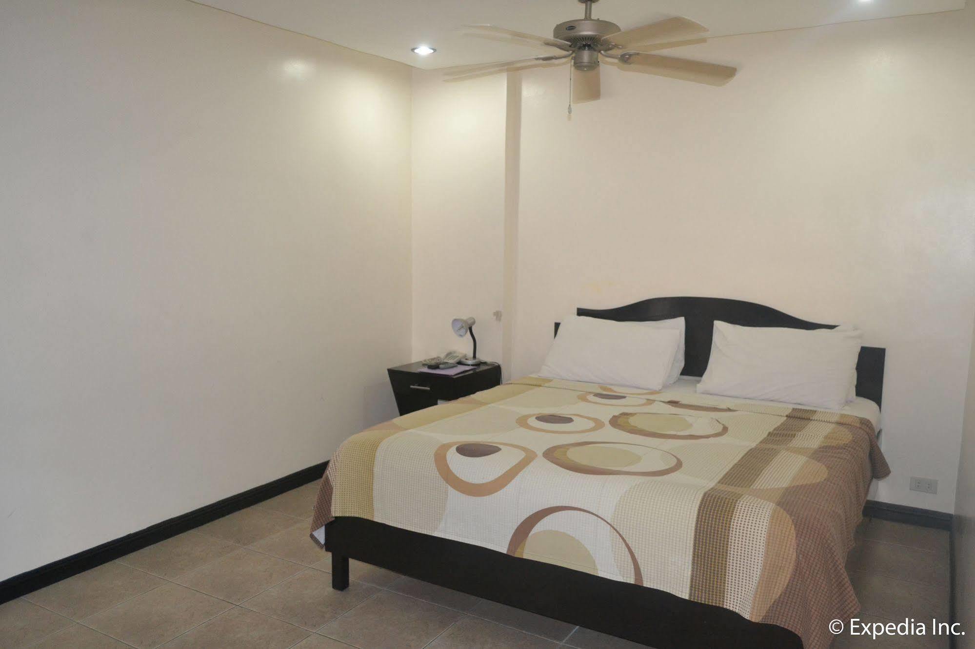 Boomerang Hotel Angeles Bagian luar foto
