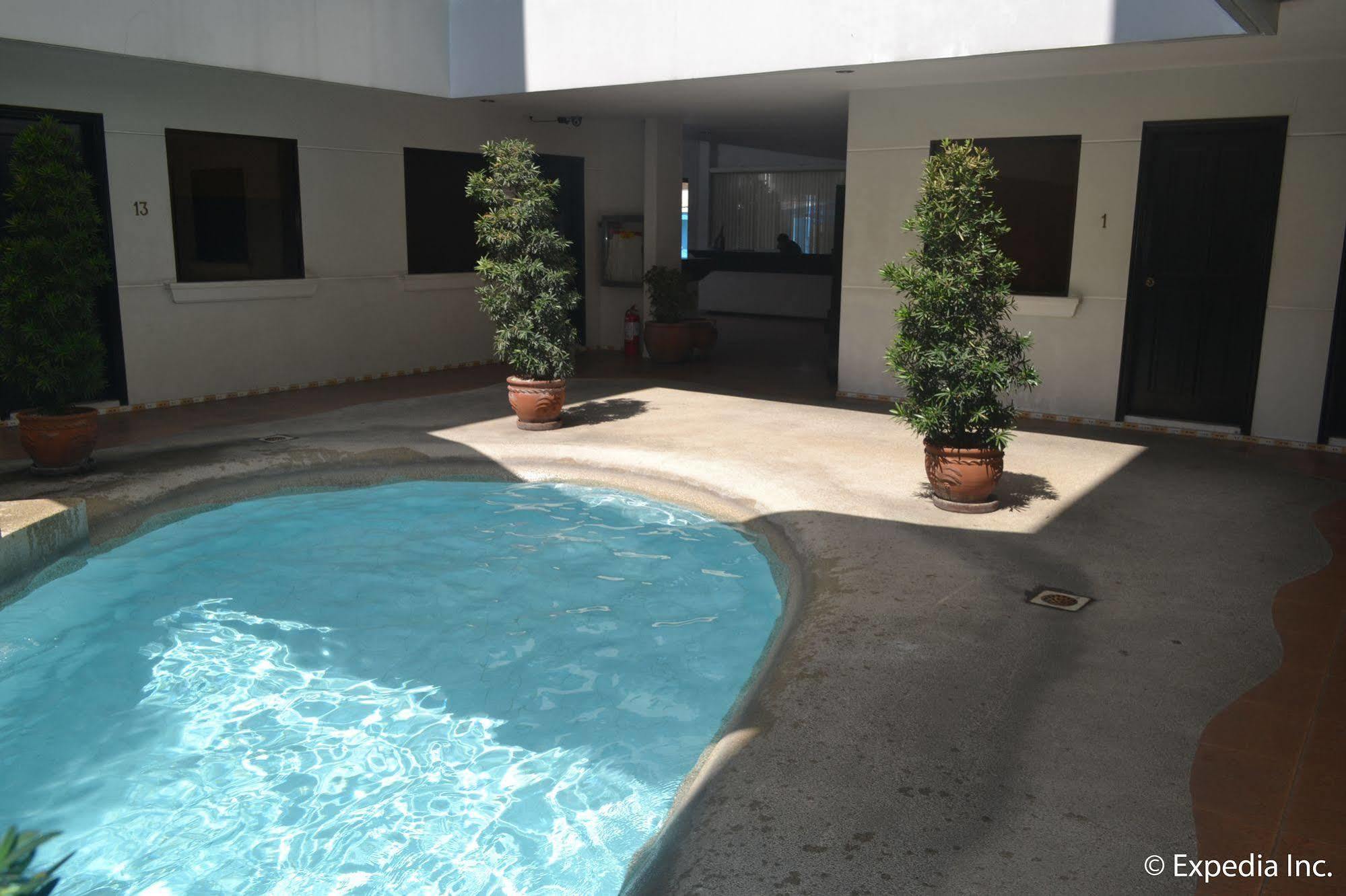 Boomerang Hotel Angeles Bagian luar foto