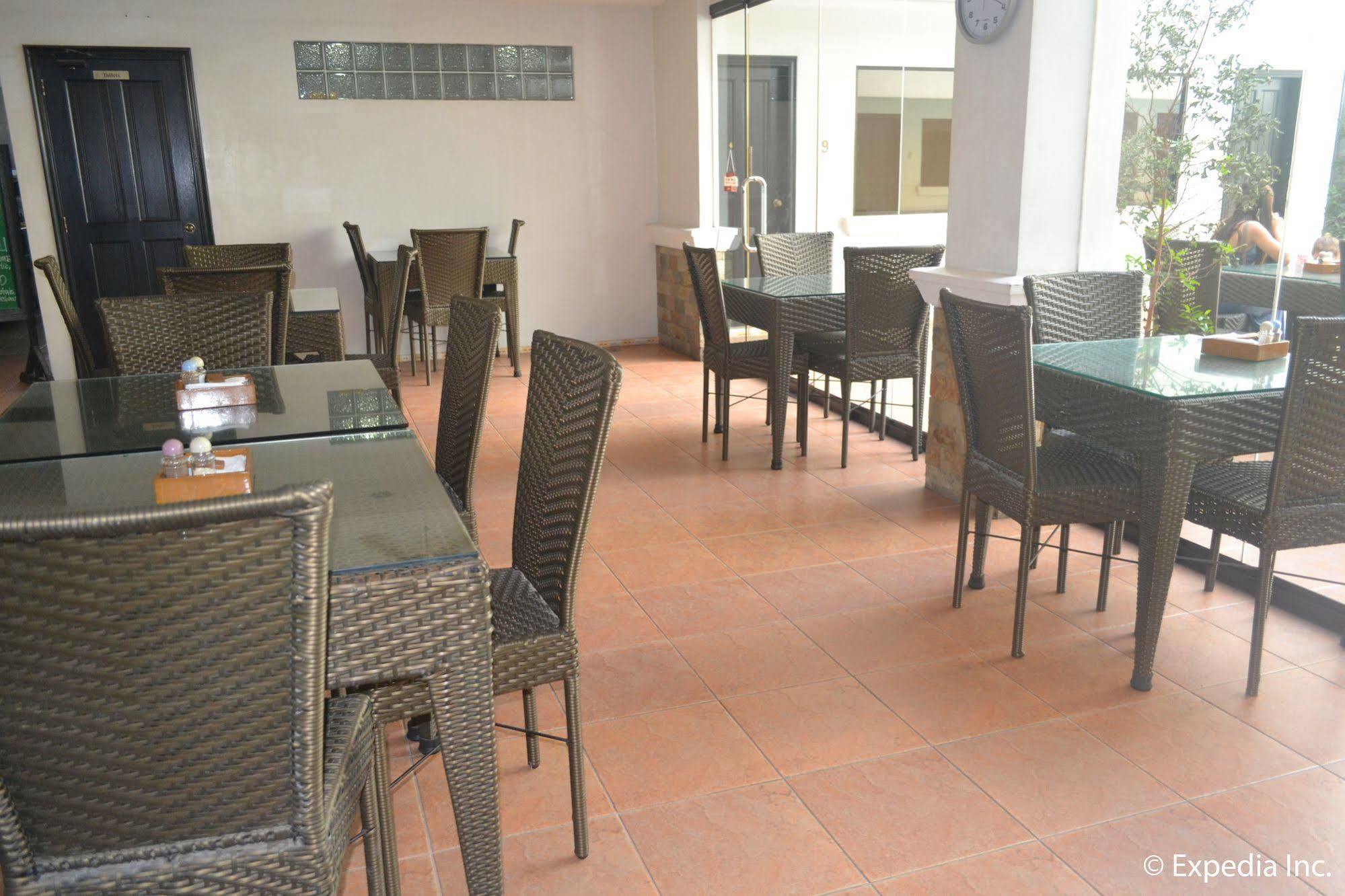 Boomerang Hotel Angeles Bagian luar foto