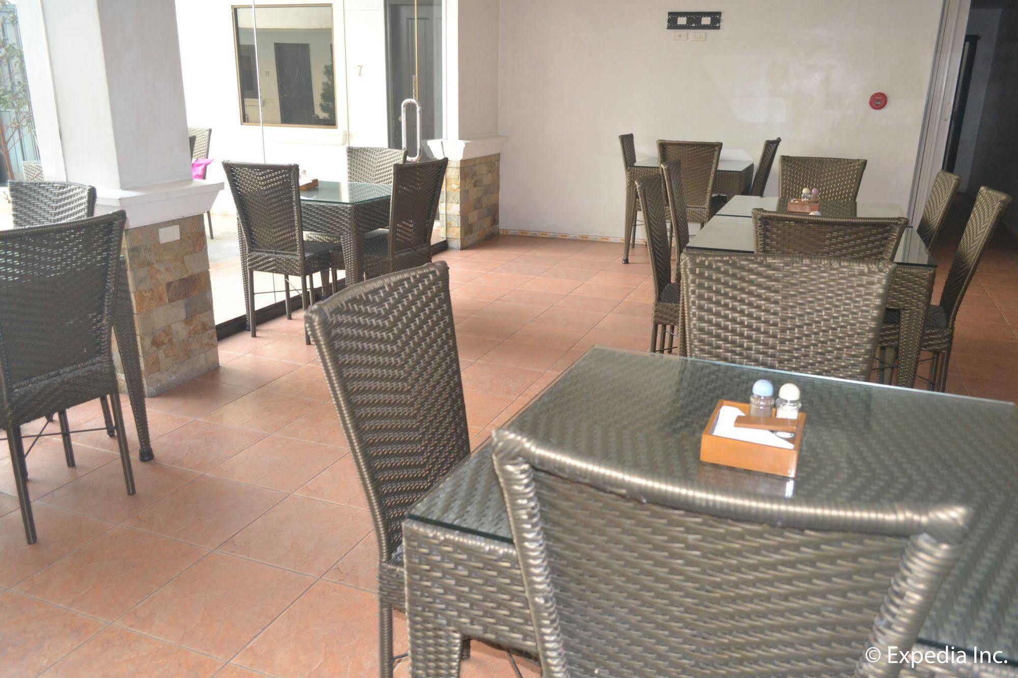 Boomerang Hotel Angeles Bagian luar foto
