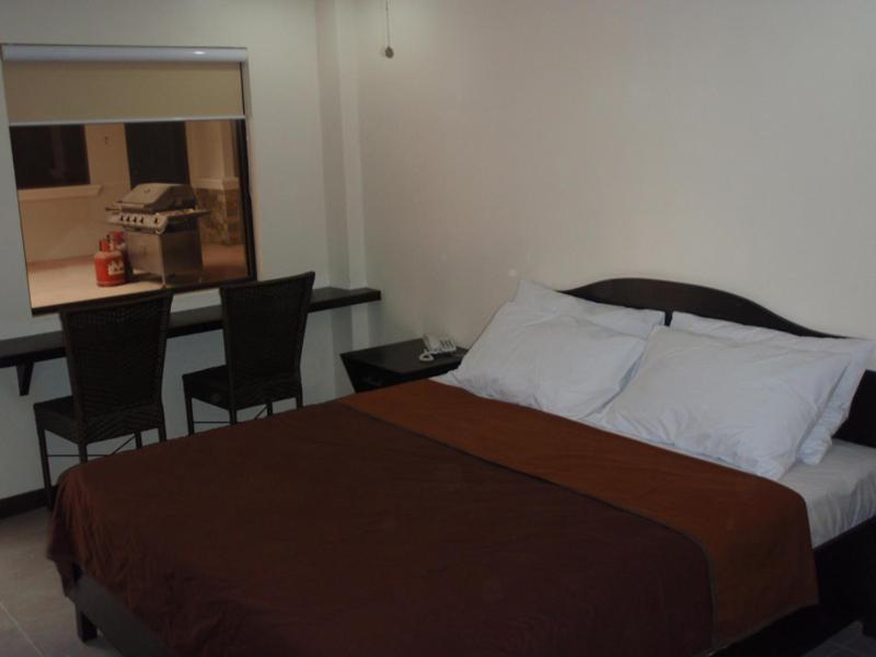 Boomerang Hotel Angeles Bagian luar foto