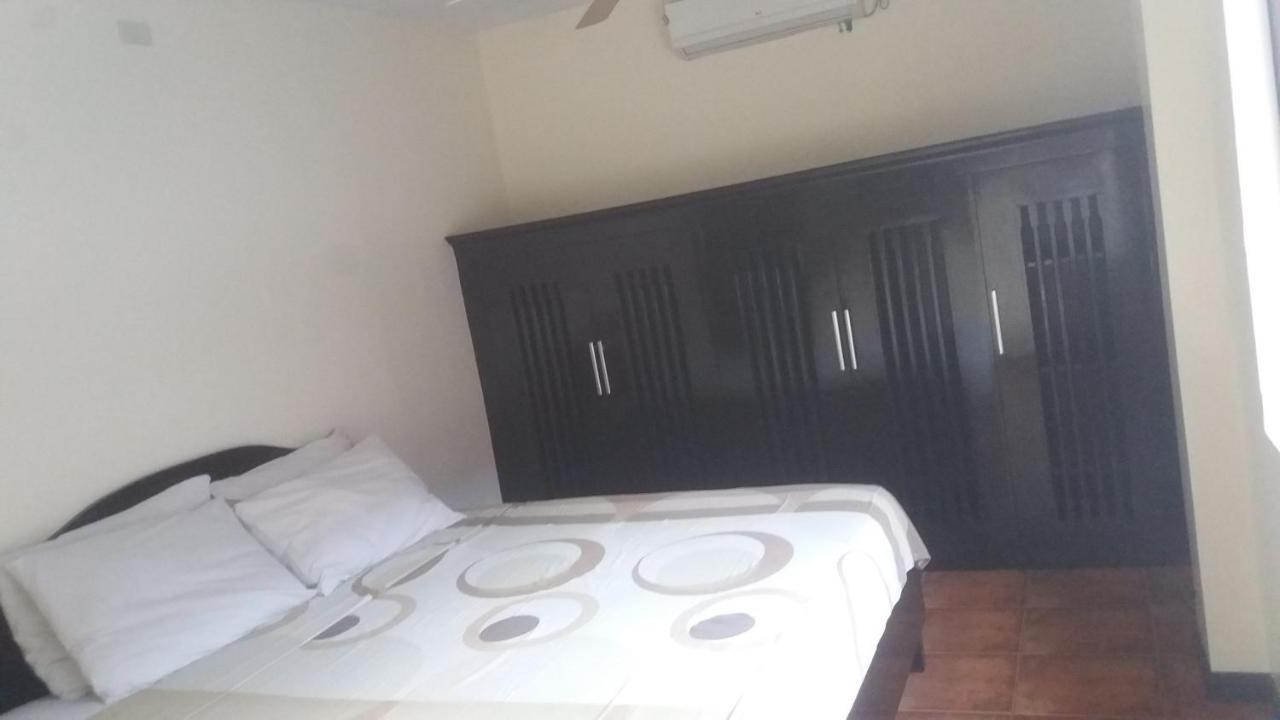 Boomerang Hotel Angeles Bagian luar foto