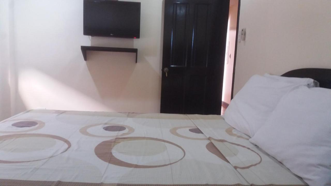 Boomerang Hotel Angeles Bagian luar foto