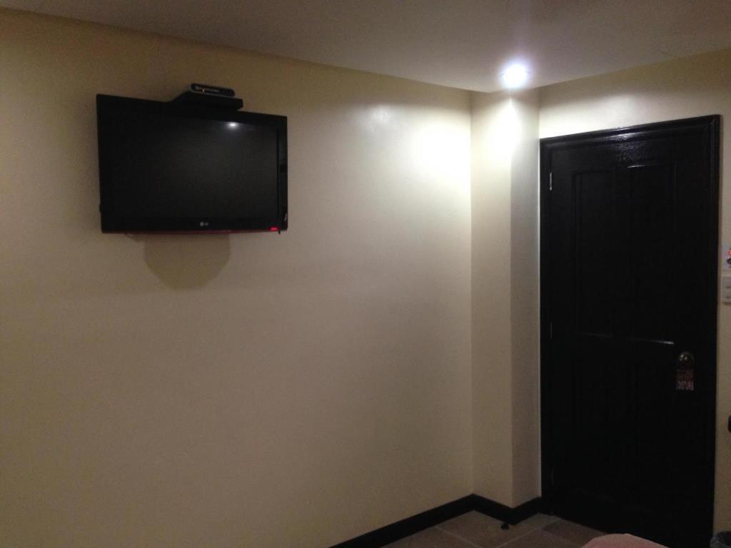 Boomerang Hotel Angeles Bagian luar foto