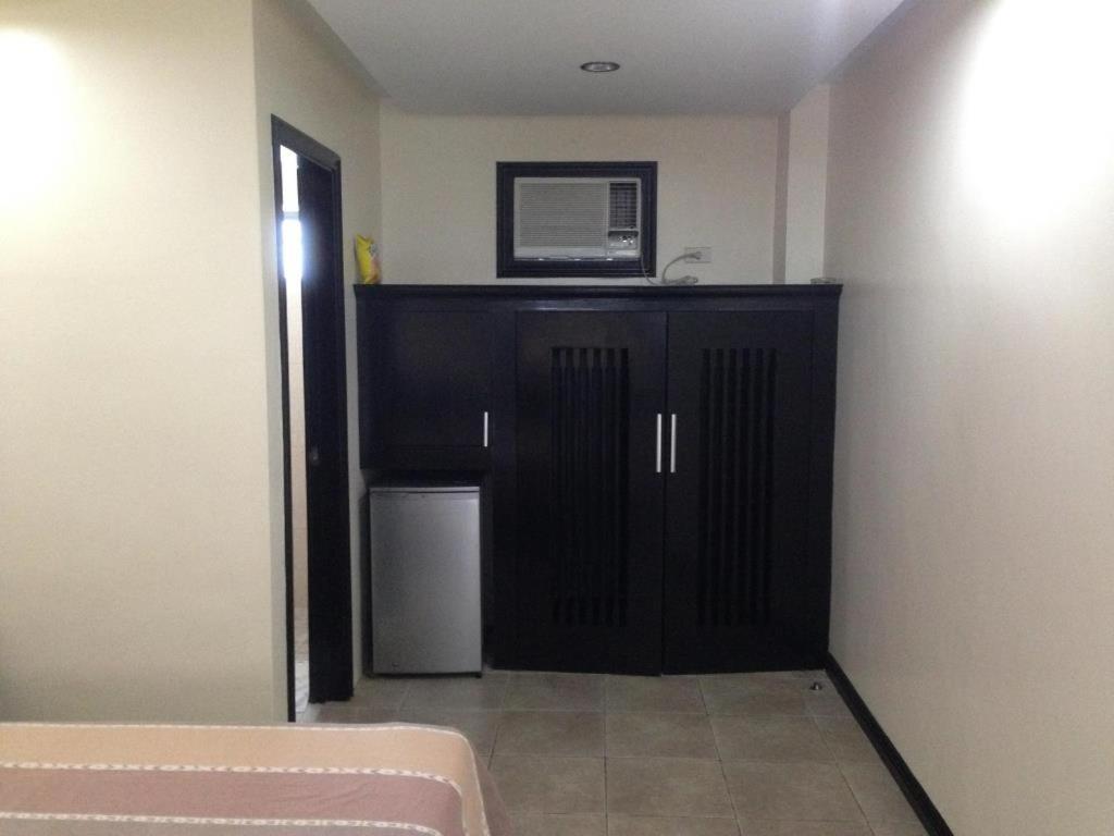 Boomerang Hotel Angeles Bagian luar foto