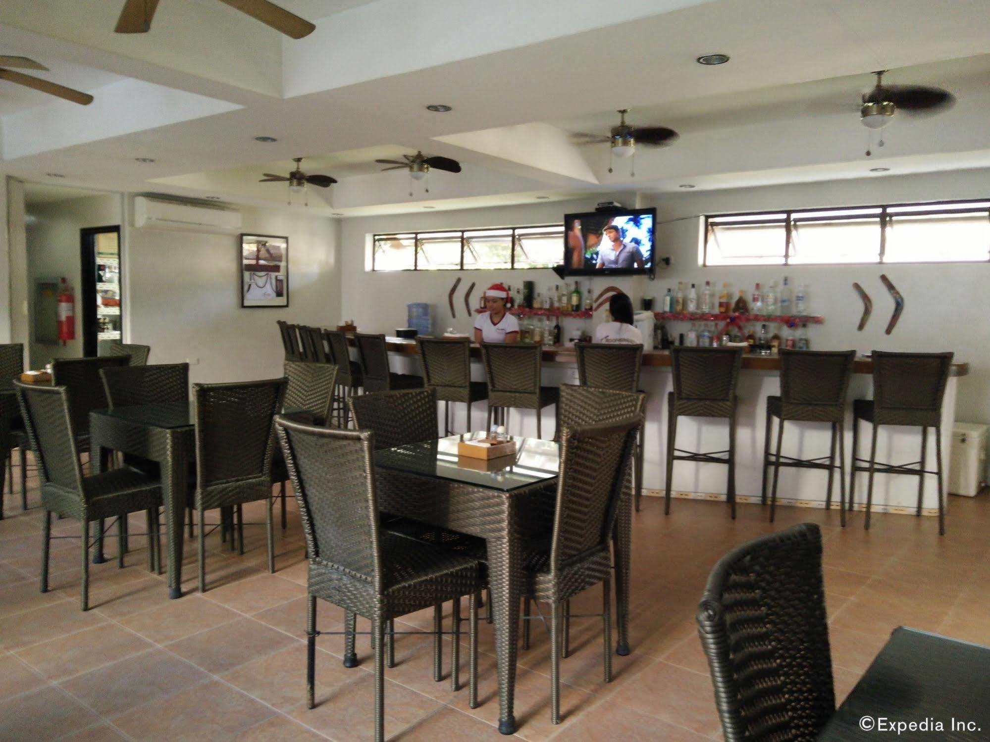 Boomerang Hotel Angeles Bagian luar foto