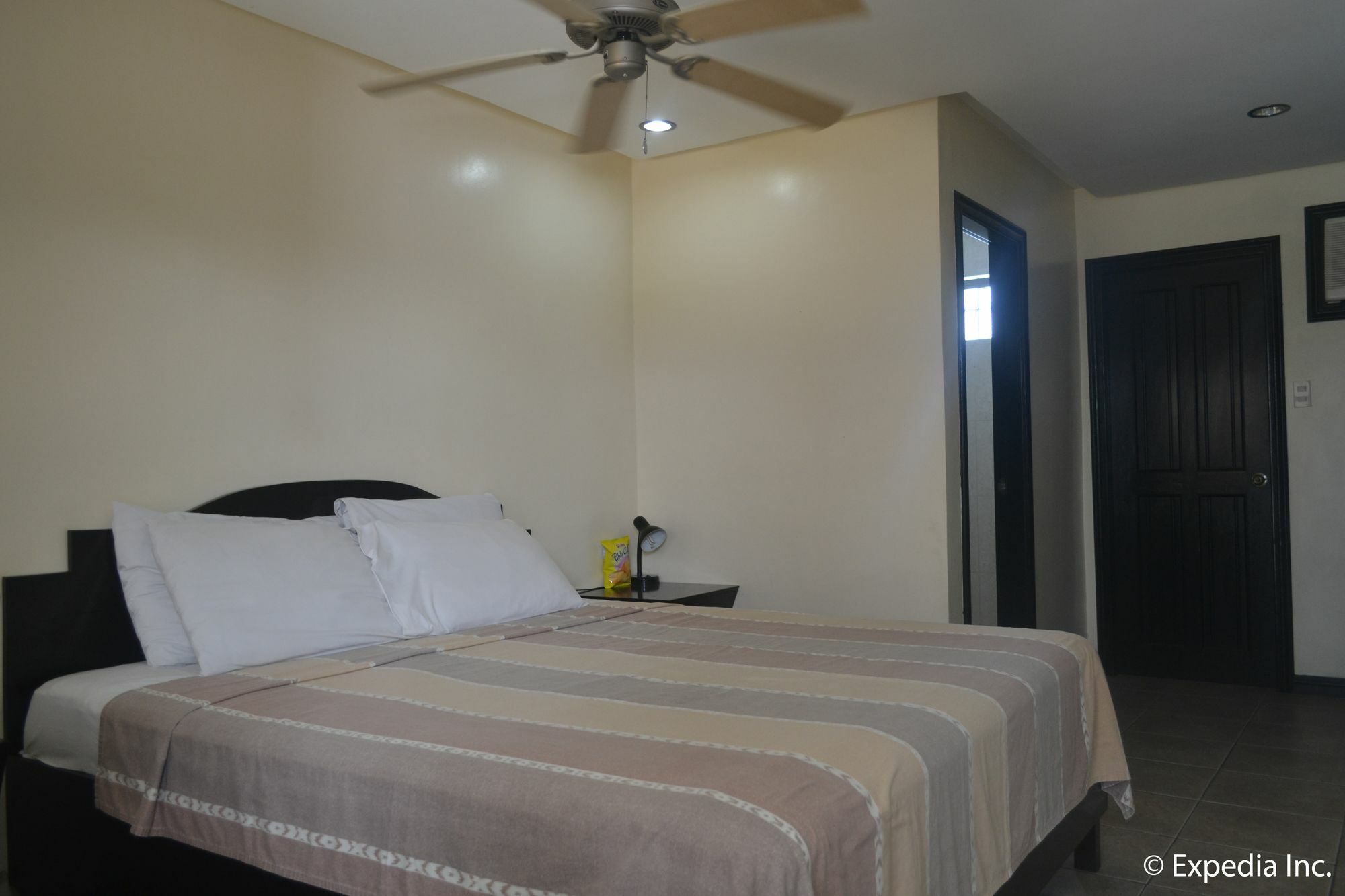 Boomerang Hotel Angeles Bagian luar foto